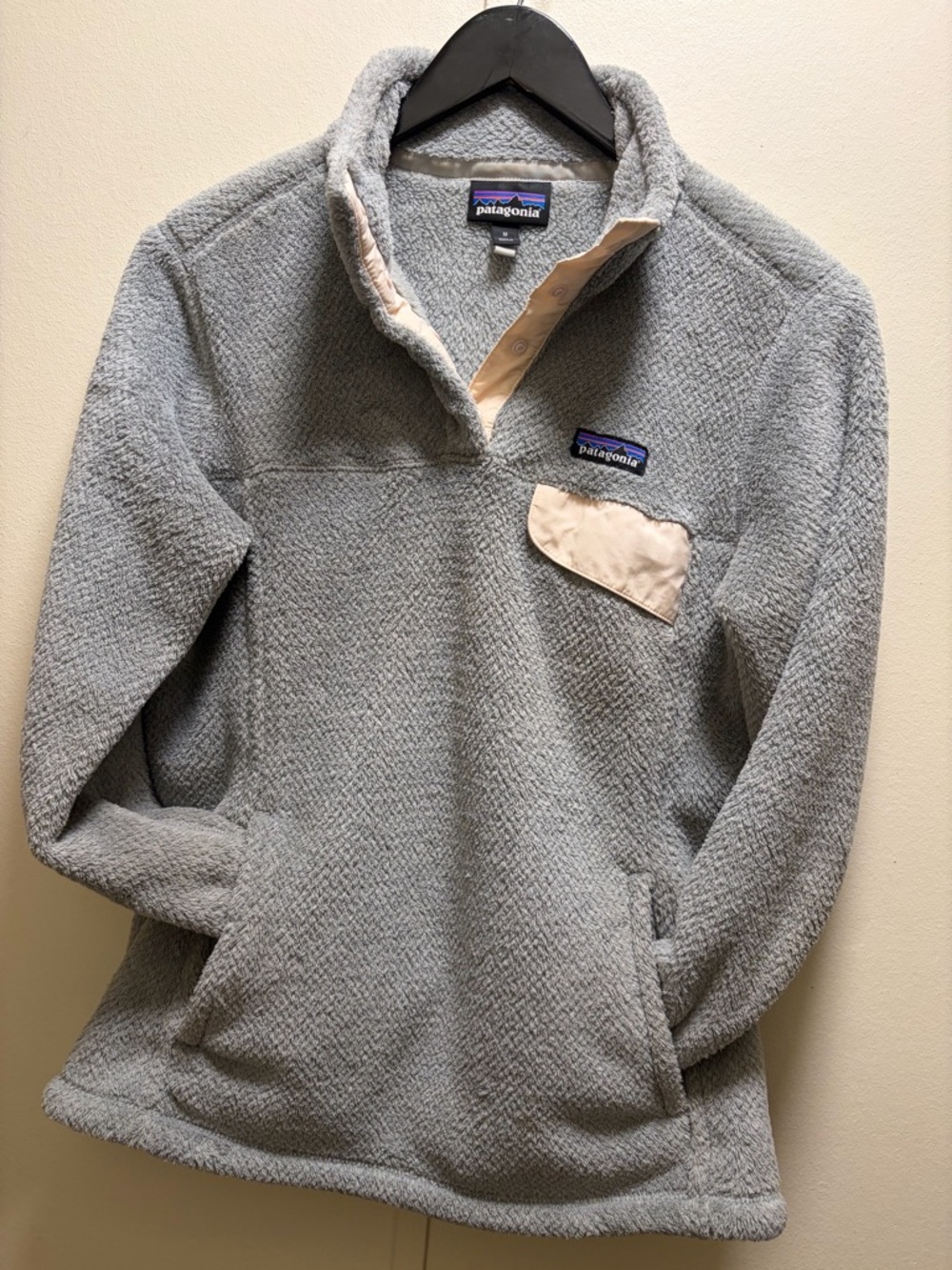 Patagonia Synchilla Light Gray Fleece Pullover with Cream Placket size:M